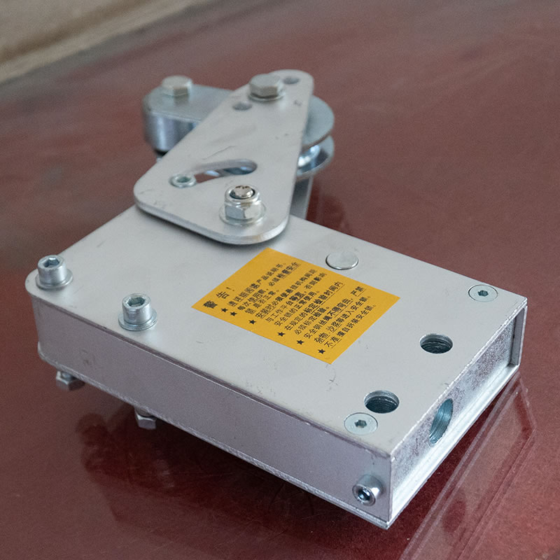 Suspension Platform Anti Tilt Safety Lock Suspension Platform Anti Tilt Safety Lock